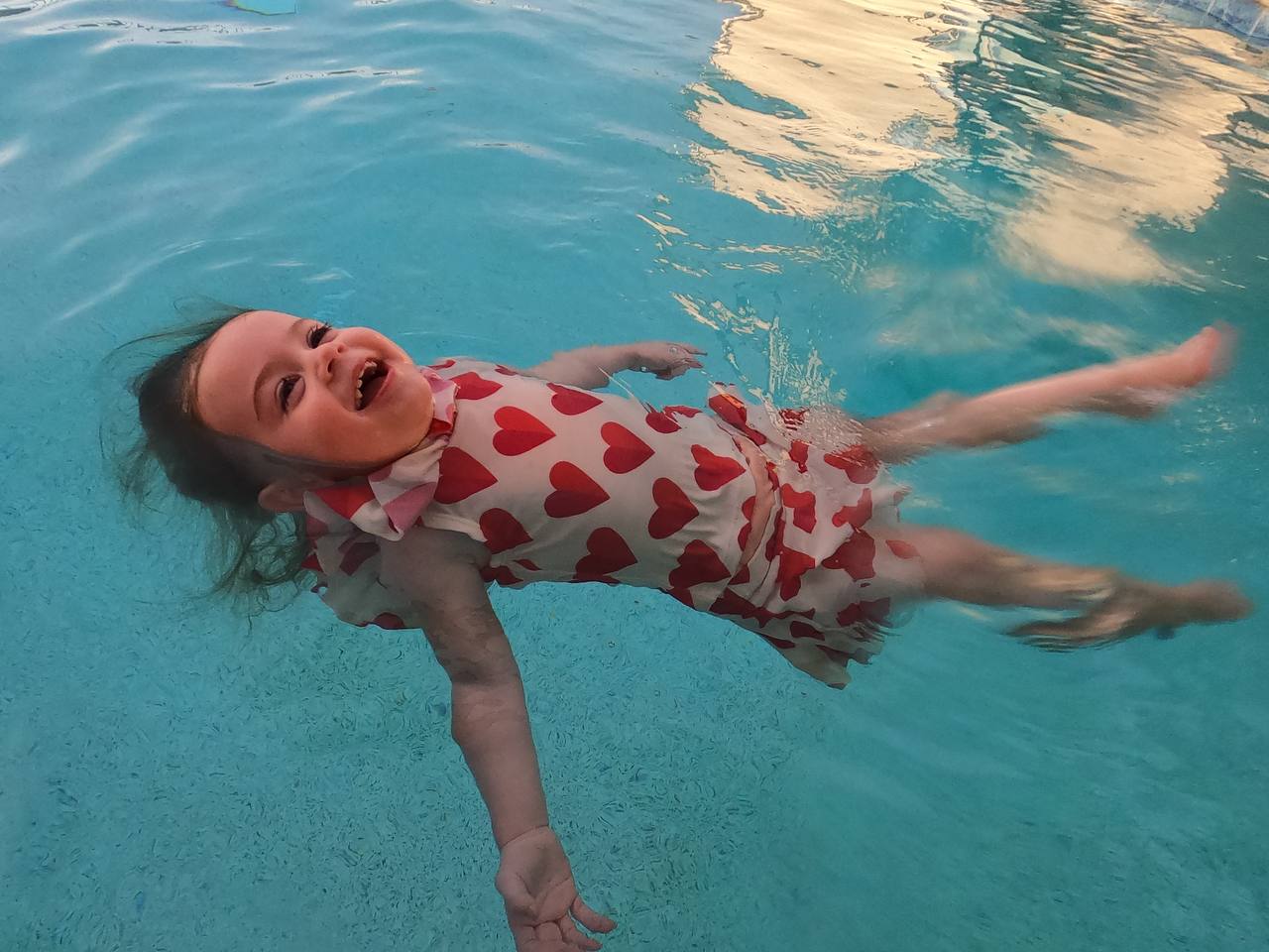 A baby floating peacefully during an ISR lesson